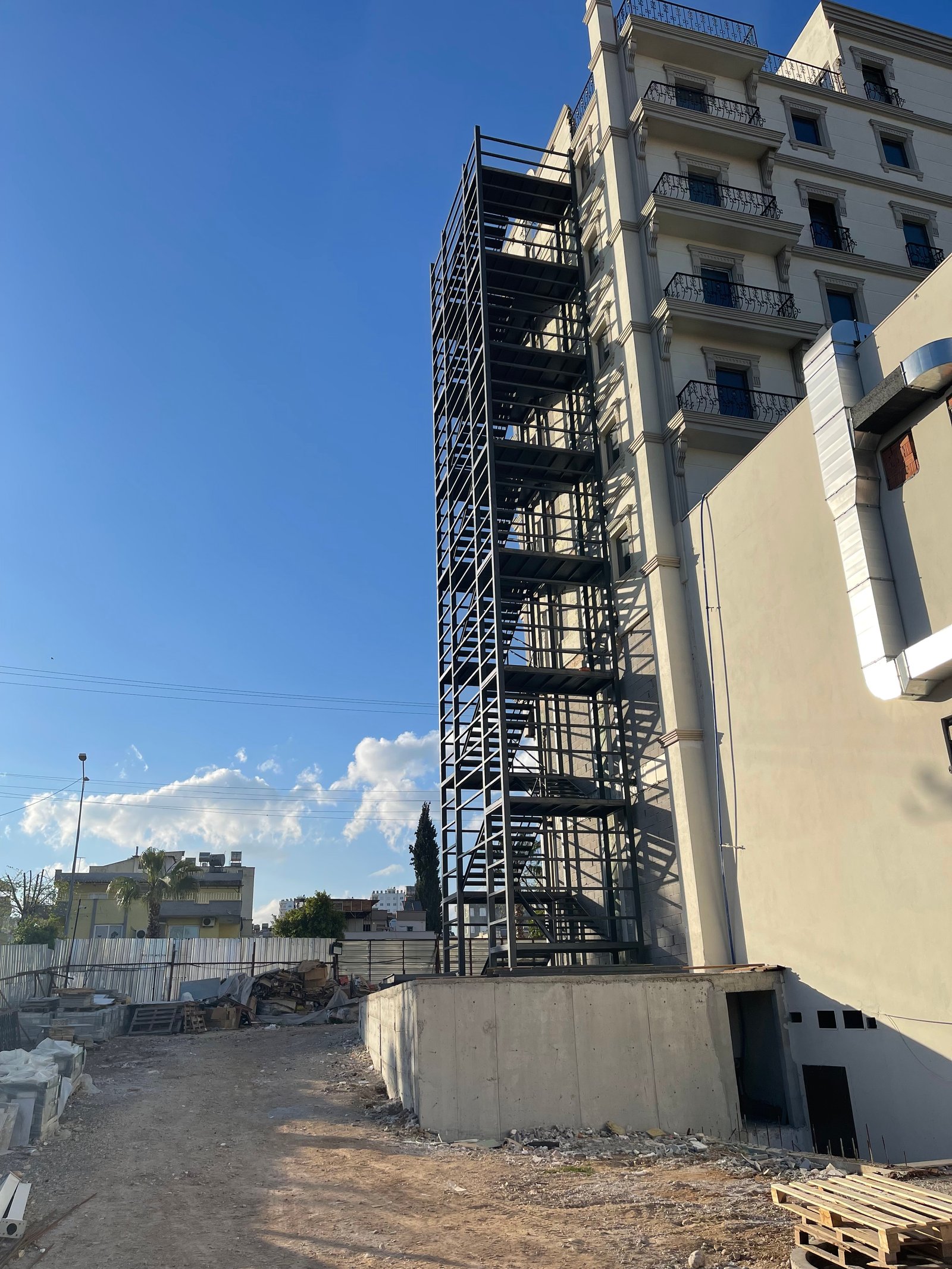 Mersin Radisson Hotel Çelik Konstrüksiyon İşleri